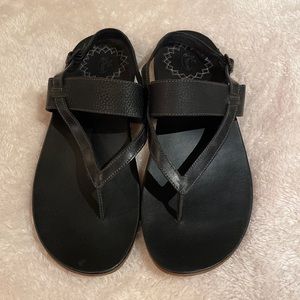 Women’s Chaco Maya Size 10 Black Leather EUC